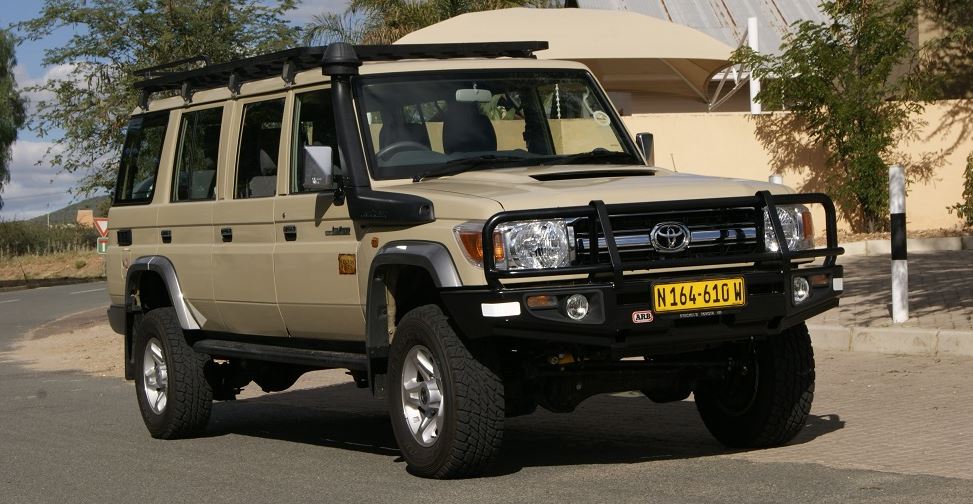 Toyota LC 76 8-seater 4x4 V8 Diesel