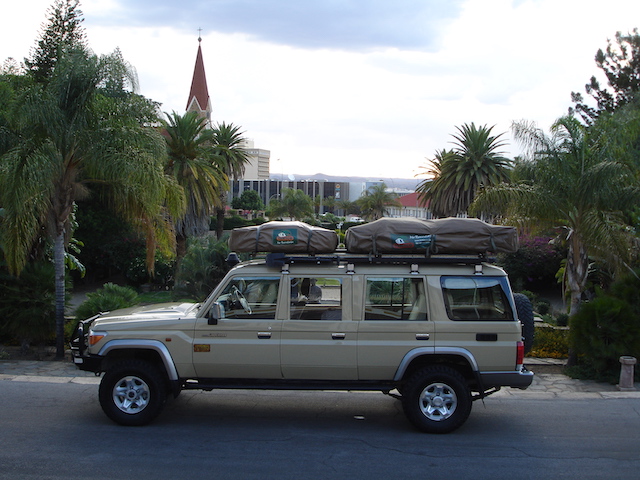 Toyota LC 76 8-seater 4x4 V8 Diesel