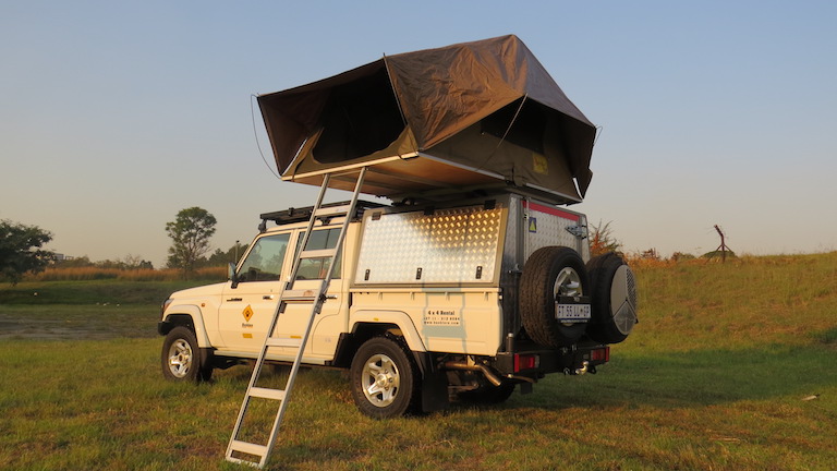 Toyota Land Cruiser 79 4x4 D/C Camp 2 pax